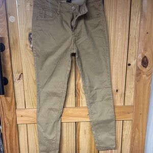 Women's Skinny Jeans in Tan